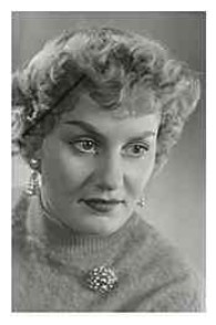 Frauenportrait, angefertigt in einem Fotostudio in Berlin-Köpenick Frauenportrait, angefertigt in einem Fotostudio in Berlin-Köpenick